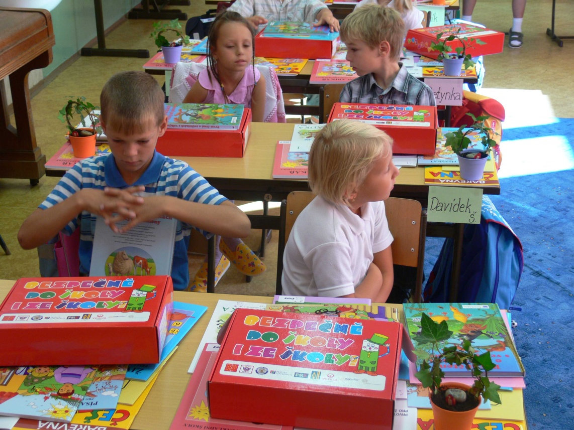 Prvniskolniden58.jpg